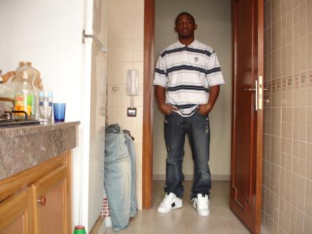 lui sè teddy,1 pote ki se reside mètnent au maroc pour une kestion d'etudes,big up a toi!!