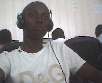 moi au cyber,en mode D&G(dolce et gabanna)!!!!