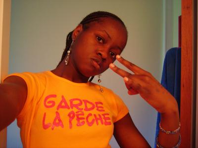 bb nicole en mode b2Oba,man garde la peche!!!